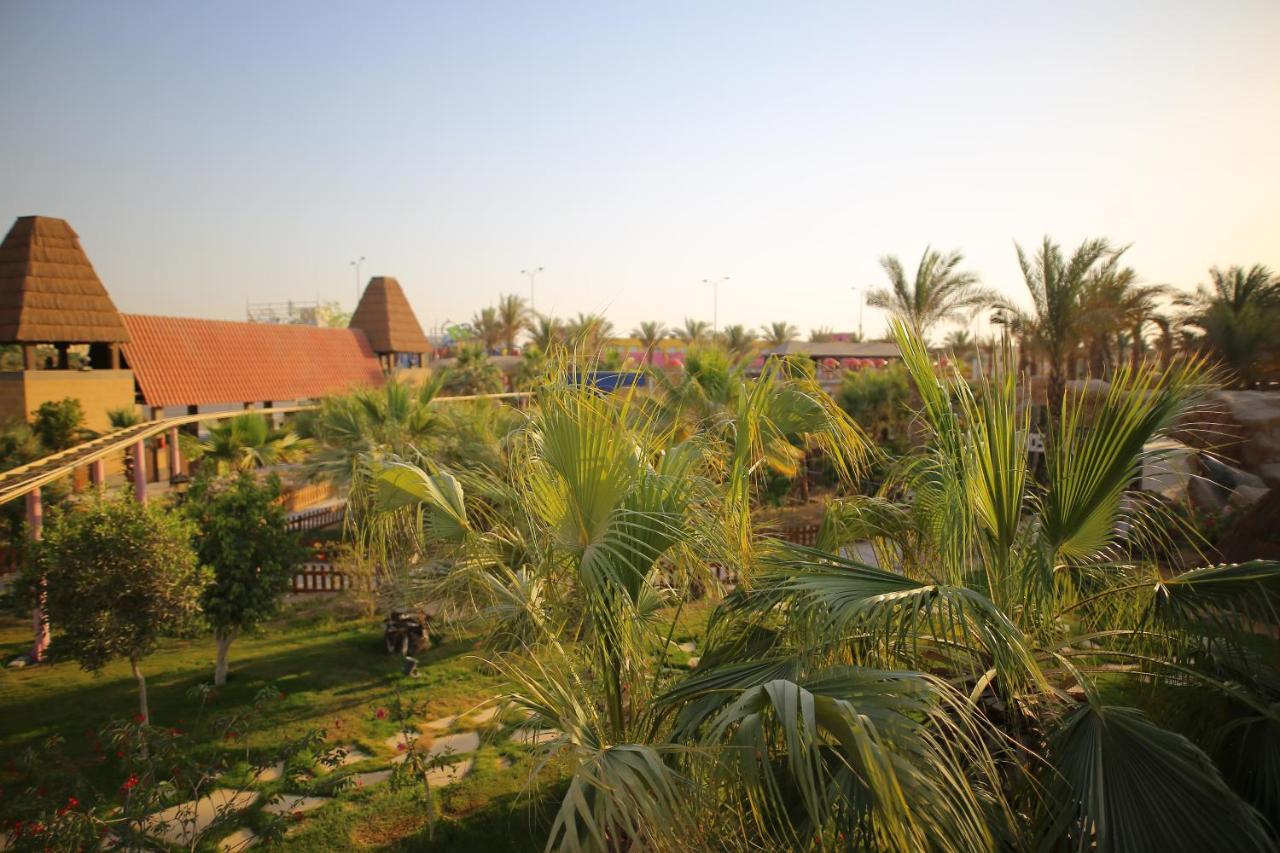Swiss Inn Teda Hotel & Aqua Park Ain Sukhna Eksteriør billede